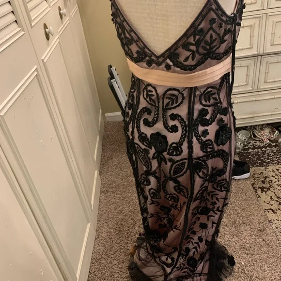 Elegant Black and Pink Embroidered Dress with matching bolero jacket - Picture 4 of 6